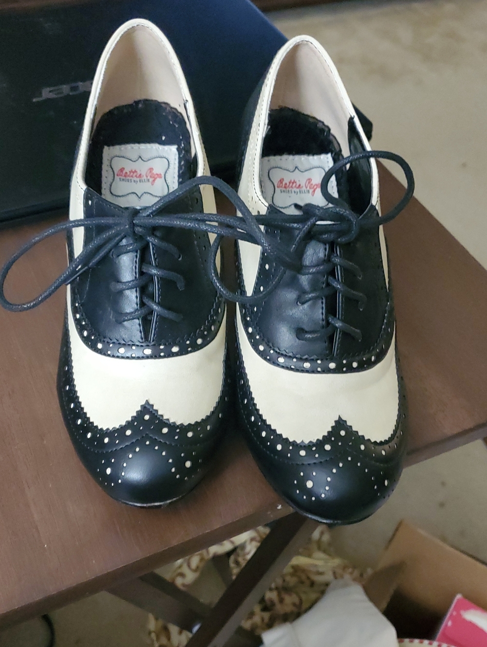 Bettie Page Black and Cream Brogue Lace-Up Patirica